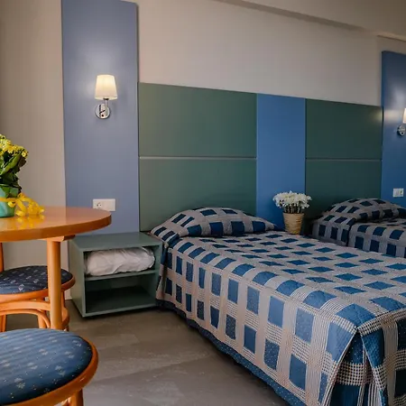 Ξενοδοχείο Lilia 4*