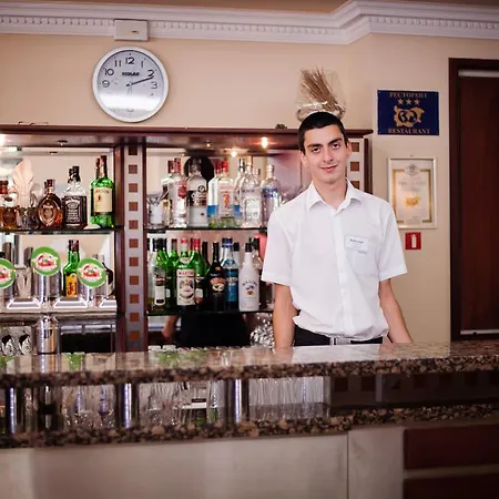 Ξενοδοχείο Lilia 4*